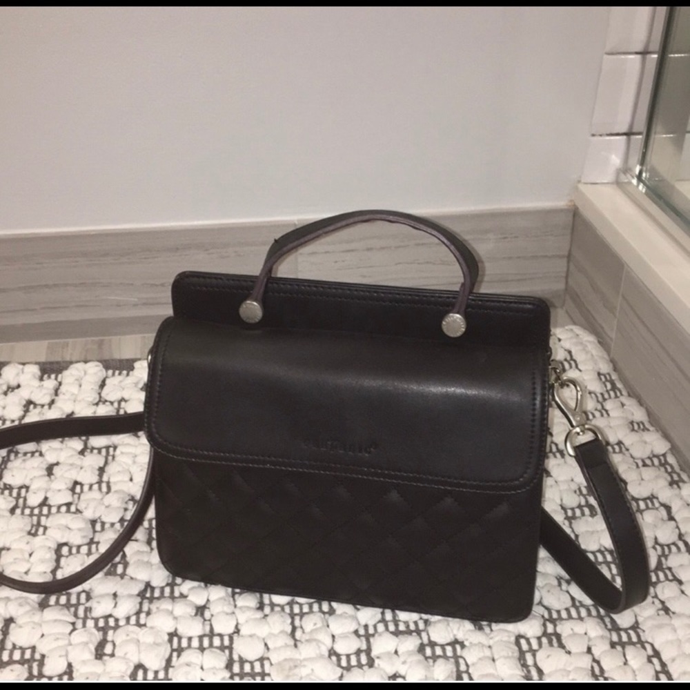 Genuine T Frederic Leather Woven handbag w/Crossbody strap. 100% leather